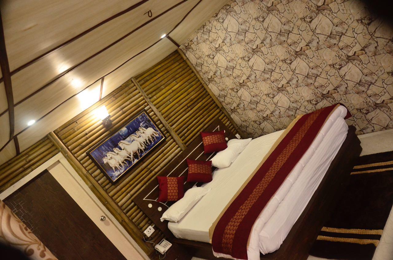 V Resorts Glamwoods Dhanulti Dhanaulti Bagian luar foto